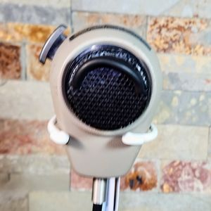 Shure Noise Canceling Hand-held Dynamic Microphone • Model : 577 -B